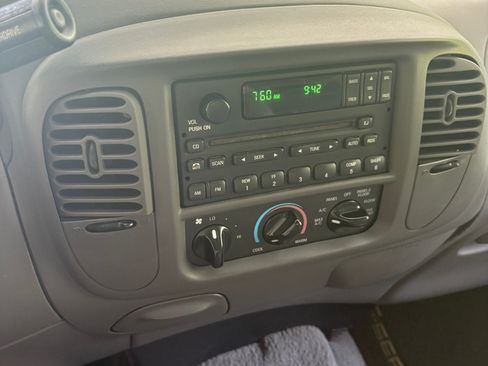 Used 2001 Ford F150 XLT RWD image 3