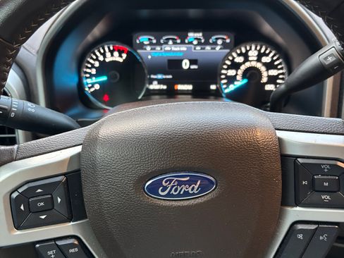 Used 2020 Ford F150 Lariat image 5
