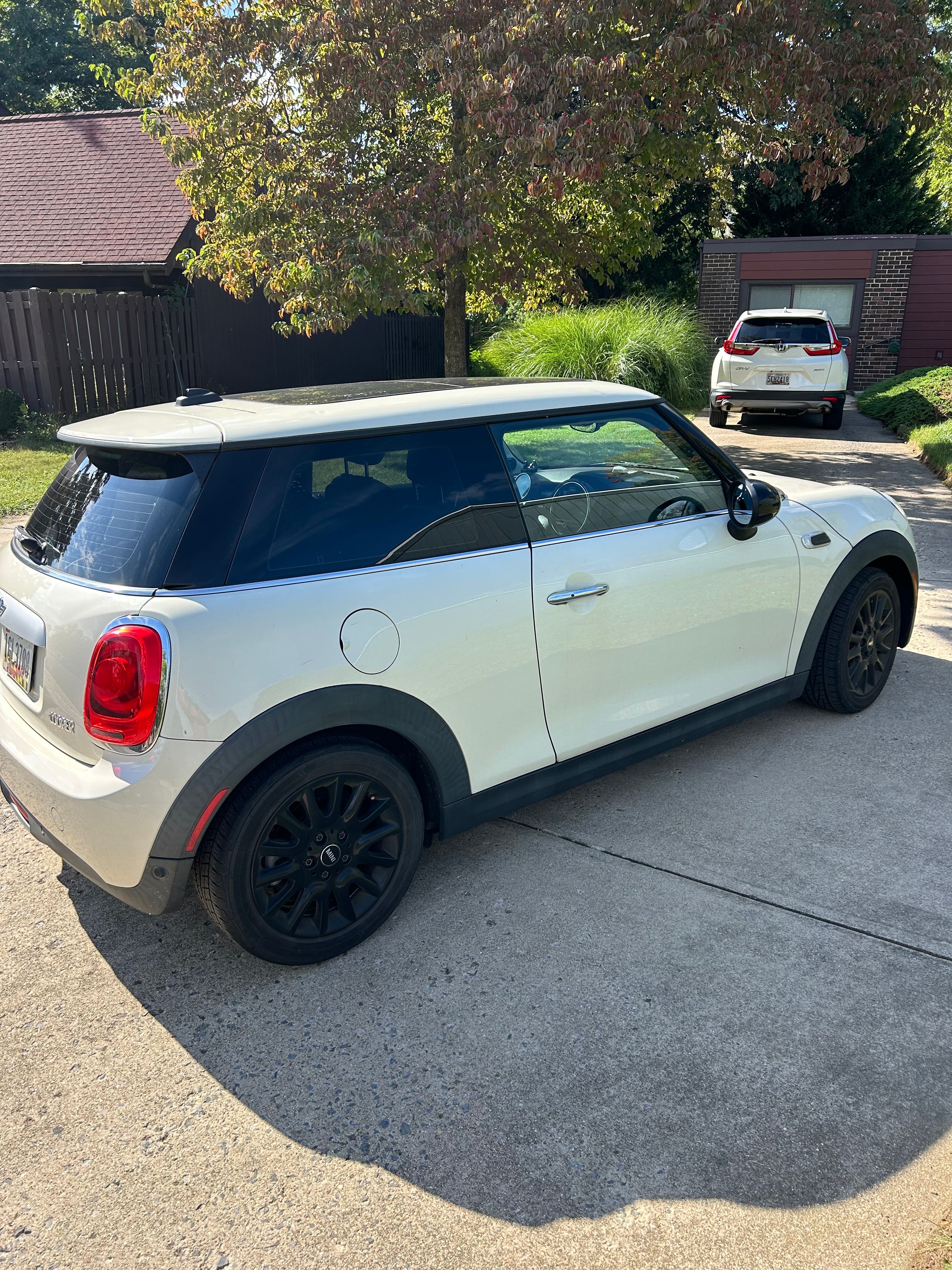 Used 2015 MINI Cooper 2-Door Hardtop FWD image 4