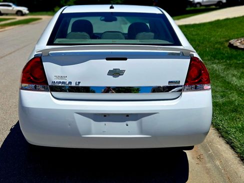 Used 2010 Chevrolet Impala LT w/ Luxury Edition Package FWD image 6
