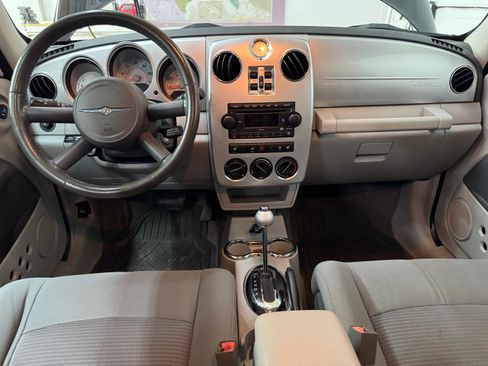 Used 2010 Chrysler PT Cruiser w/ Convenience Group image 10