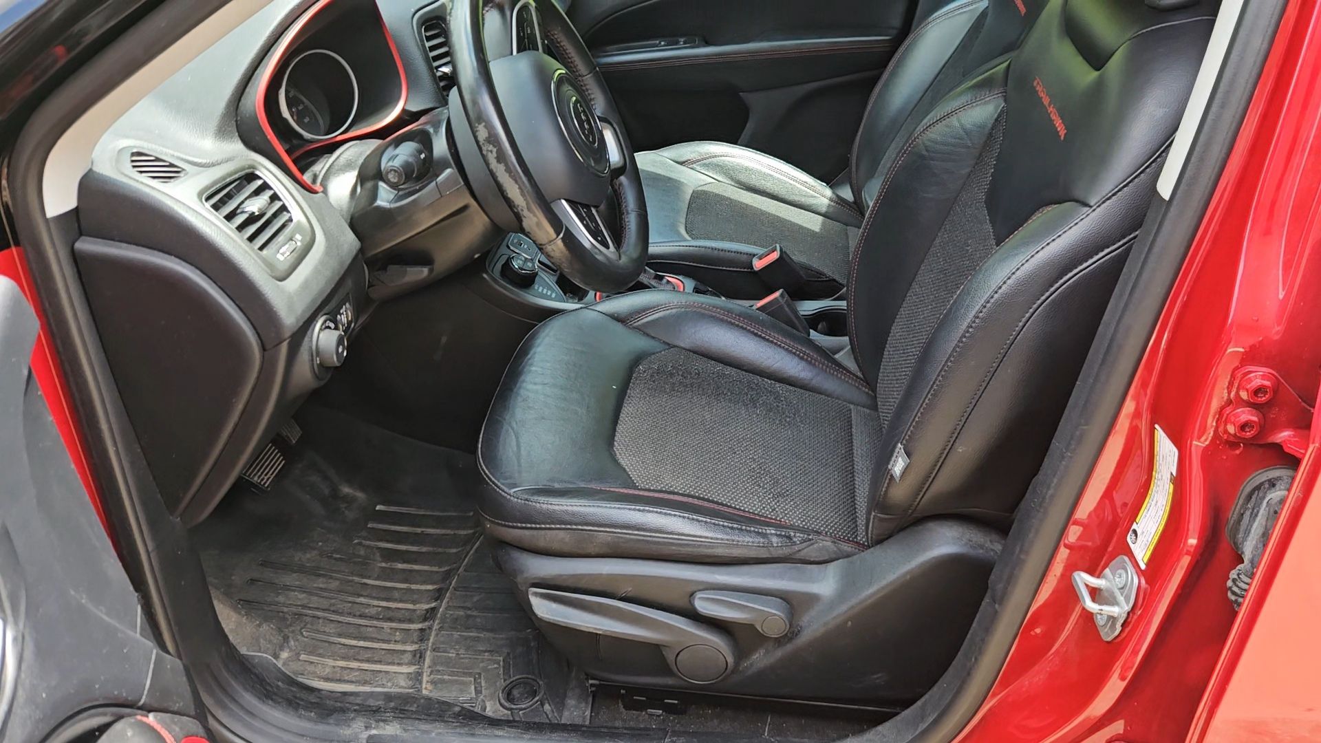 Used 2019 Jeep Compass Trailhawk AWD/4WD image 9