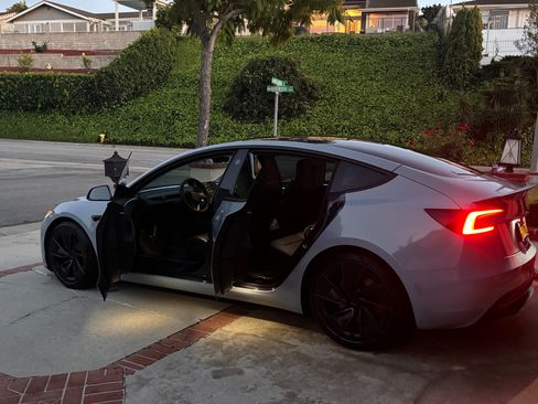 Used 2024 Tesla Model 3 Performance AWD/4WD image 10