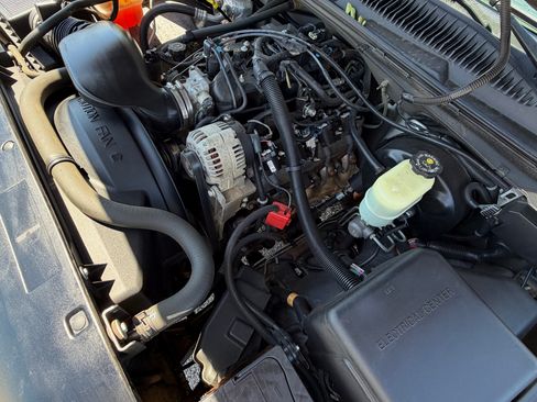 Used 2000 Chevrolet Silverado 1500 2WD Regular Cab w/ Exterior Appearance Pkg image 14