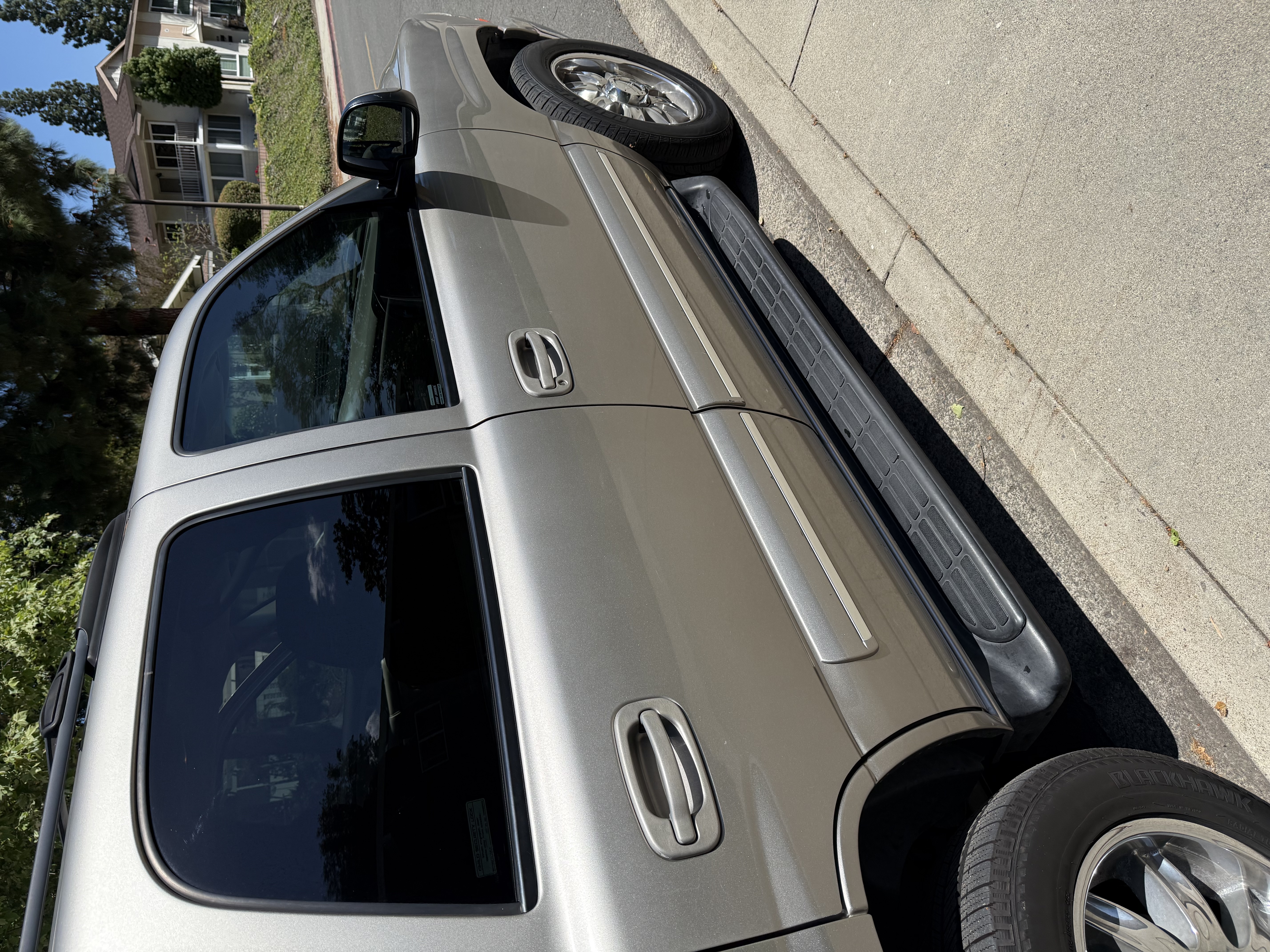 Used 2002 Chevrolet Tahoe LT RWD image 8