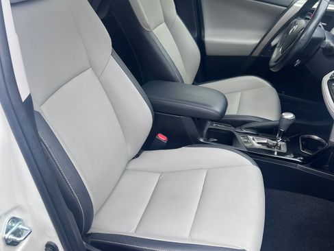 Used 2018 Toyota RAV4 Limited image 14