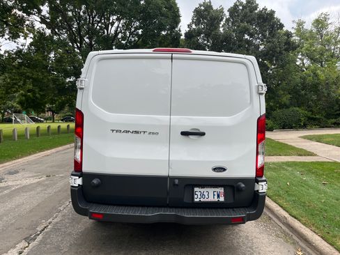 Used 2017 Ford Transit 250 148 Low Roof image 5