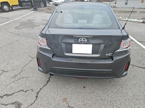 Used 2015 Scion tC Hatchback Coupe 2D image 5