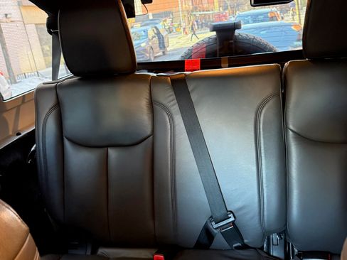 Used 2015 Jeep Wrangler Unlimited Sahara w/ Katzkin Premium Leather Group image 10