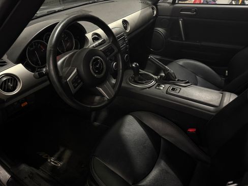 Used 2010 MAZDA MX-5 Miata Grand Touring w/ Premium Pkg image 9