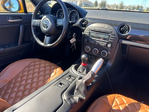 Used 2013 MAZDA MX-5 Miata Sport image 12