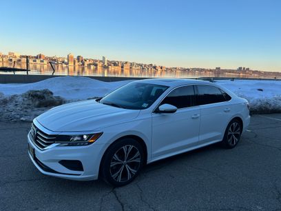 Used 2022 Volkswagen Passat 2.0T SE