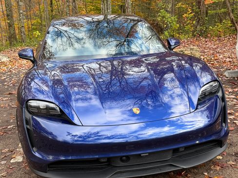 Used 2021 Porsche Taycan image 2