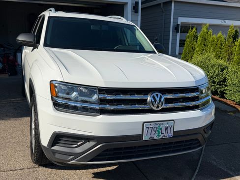 Used 2018 Volkswagen Atlas Launch Edition AWD/4WD image 2