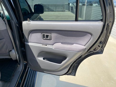 Used 2002 Toyota 4Runner SR5 RWD image 8