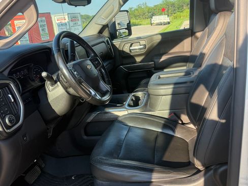 Used 2020 Chevrolet Silverado 1500 LTZ w/ LTZ Premium Package AWD/4WD image 8