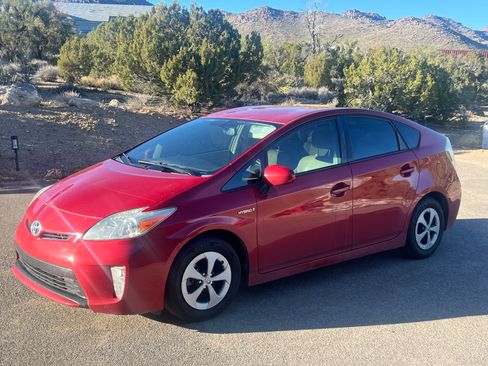 Used 2015 Toyota Prius Four image 6