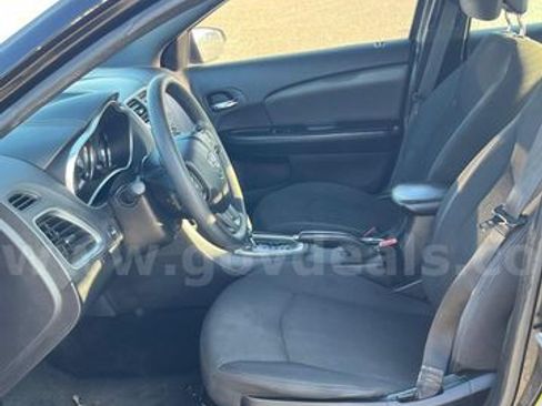 Used 2014 Dodge Avenger SE w/ Blacktop Package image 6