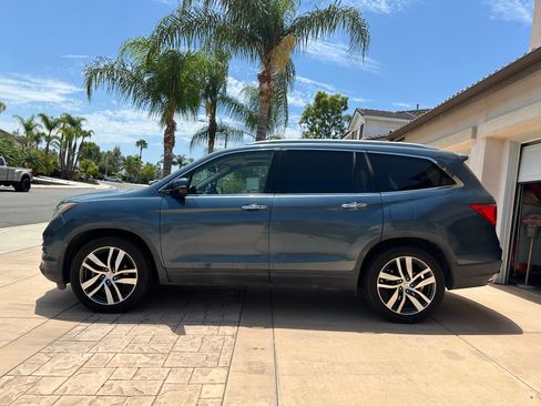 Used 2017 Honda Pilot Touring image 4