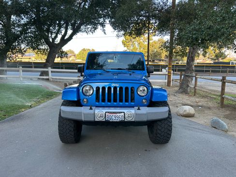 Used 2014 Jeep Wrangler Unlimited Sahara w/ Connectivity Group image 2