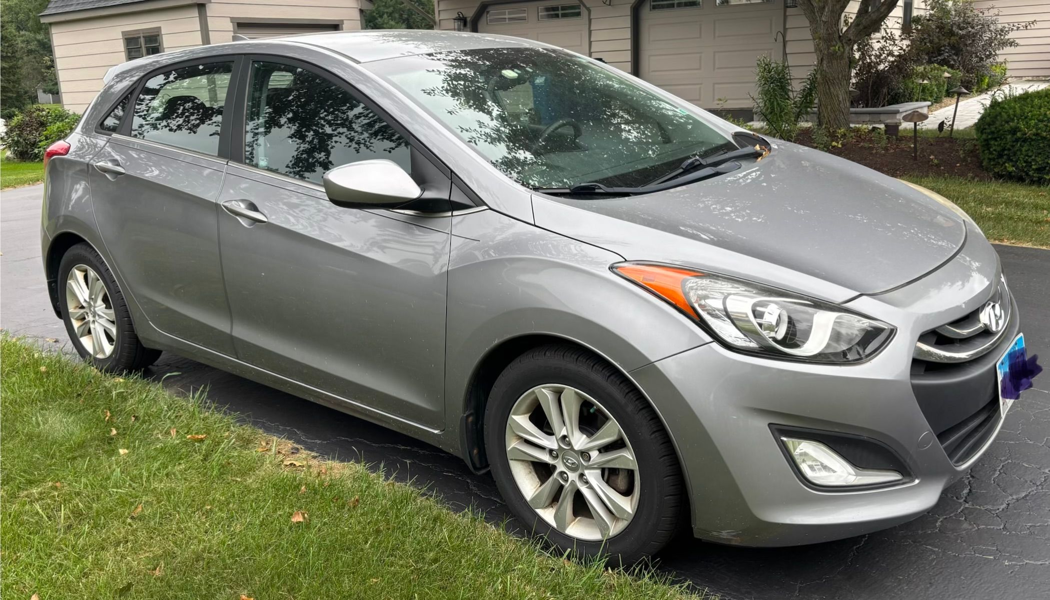 Used 2013 Hyundai Elantra GT FWD image 1