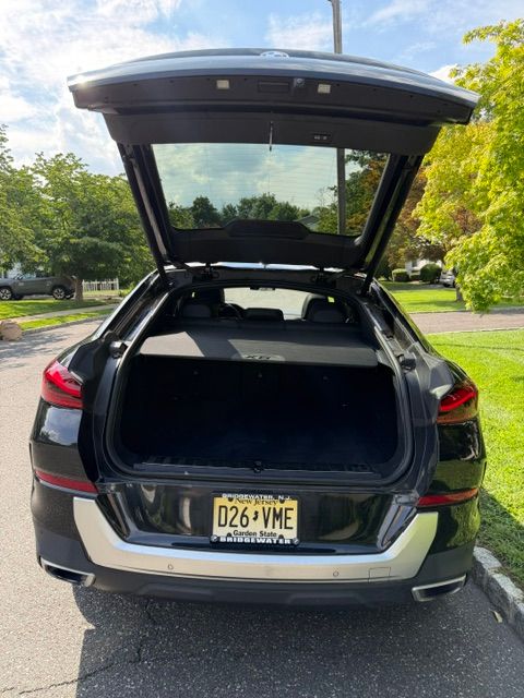 Used 2021 BMW X6 xDrive40i w/ Premium Package 3 AWD/4WD image 9