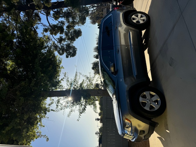 Used 2011 Jeep Grand Cherokee Laredo AWD/4WD image 9