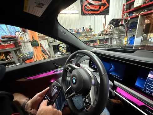 Used 2024 BMW 760i xDrive w/ Executive Package image 15