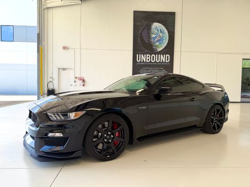 Used 2018 Ford Mustang Shelby GT350R w/ GT350R Equipment Group 920A RWD image 1