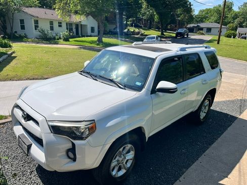 Used 2016 Toyota 4Runner SR5 Premium RWD image 2
