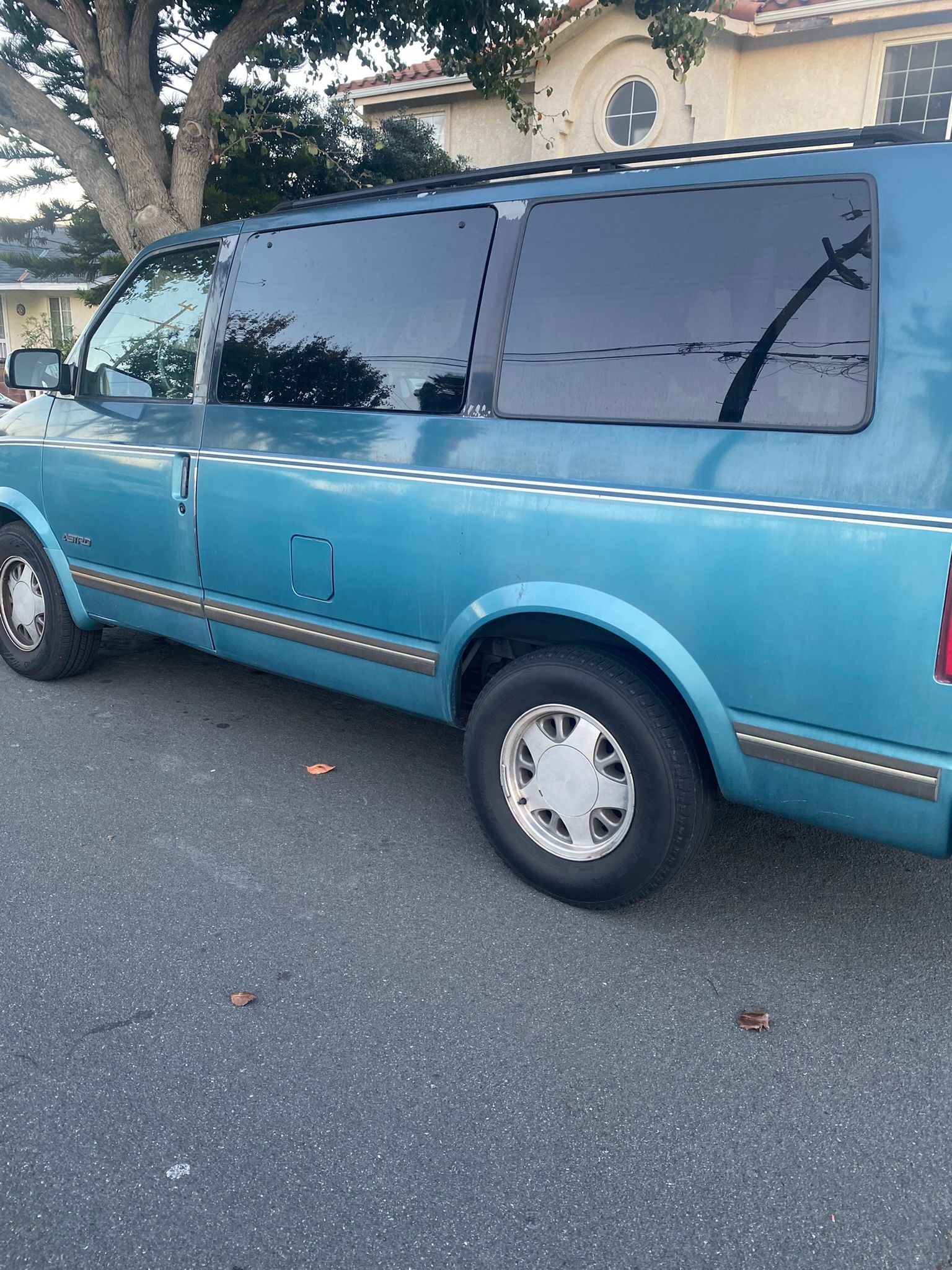 Used 1996 Chevrolet Astro Passenger RWD image 1