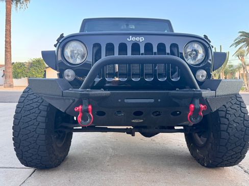 Used 2016 Jeep Wrangler Unlimited Rubicon w/ Max Tow Package AWD/4WD image 5