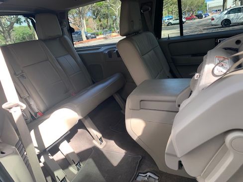 Used 2013 Lincoln Navigator 2WD w/ HD Trailer Tow Pkg image 24