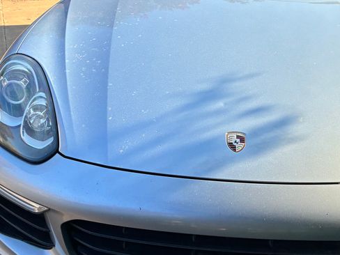 Used 2016 Porsche Cayenne AWD/4WD image 2