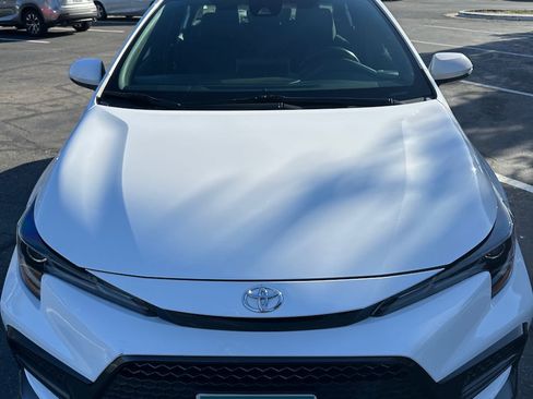 Used 2020 Toyota Corolla SE FWD image 2