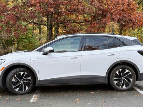 Used 2022 Volkswagen ID.4 Pro image 4