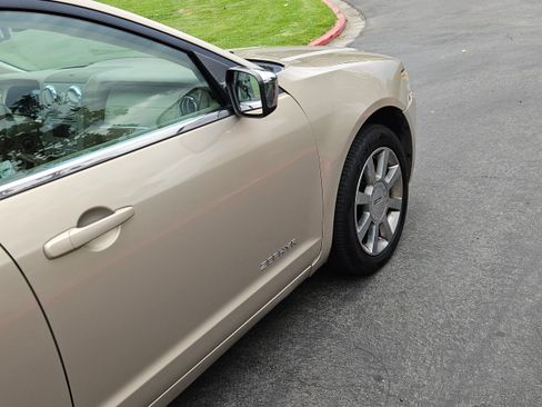 Used 2006 Lincoln Zephyr image 9