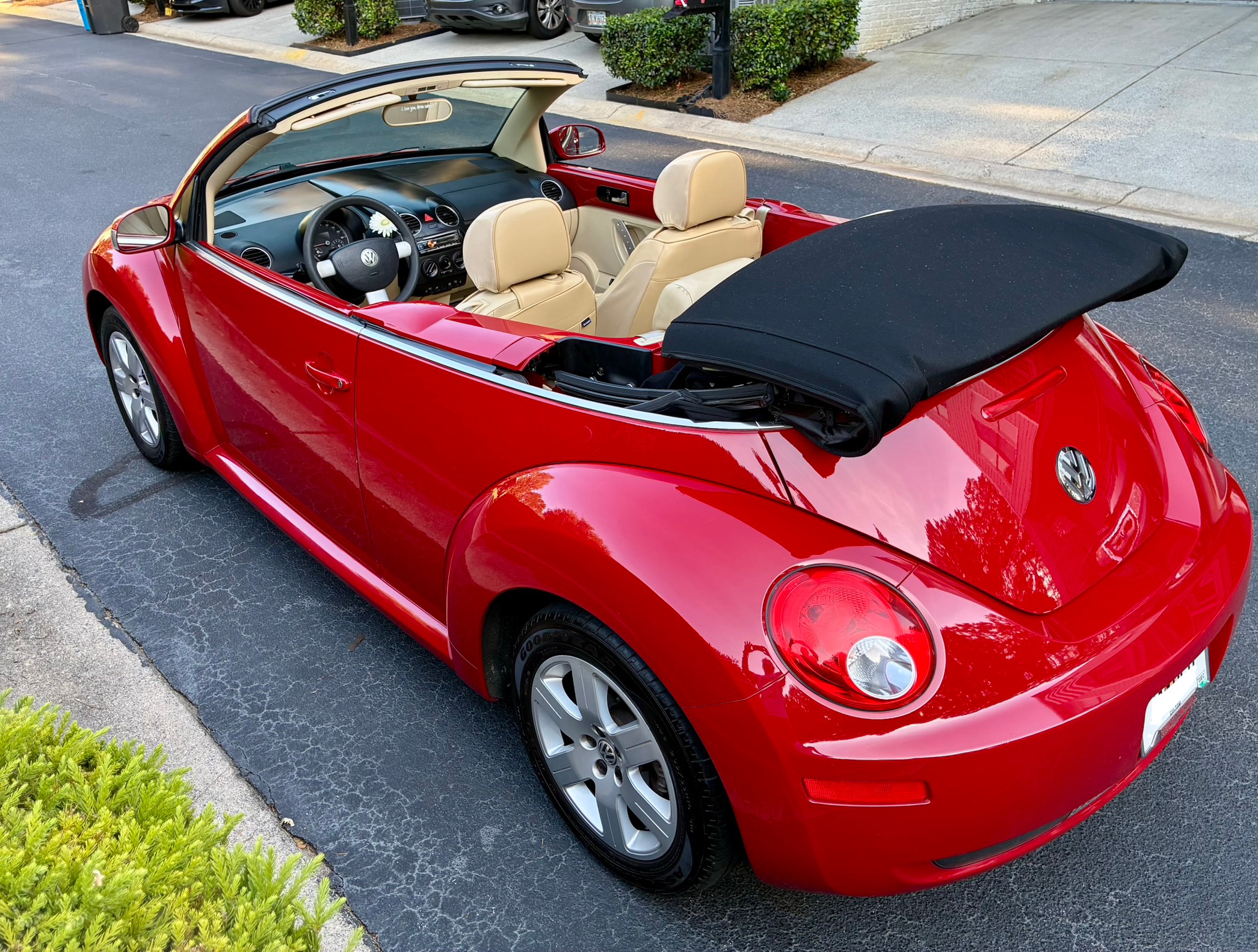 Used 2007 Volkswagen Beetle Convertible w/ Package 1 FWD image 13
