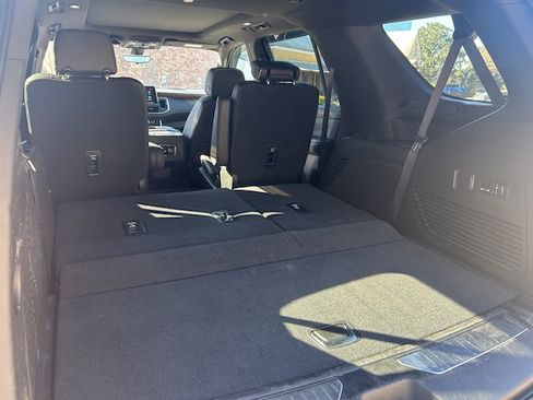 Used 2021 Chevrolet Tahoe Premier w/ Premium Package image 8