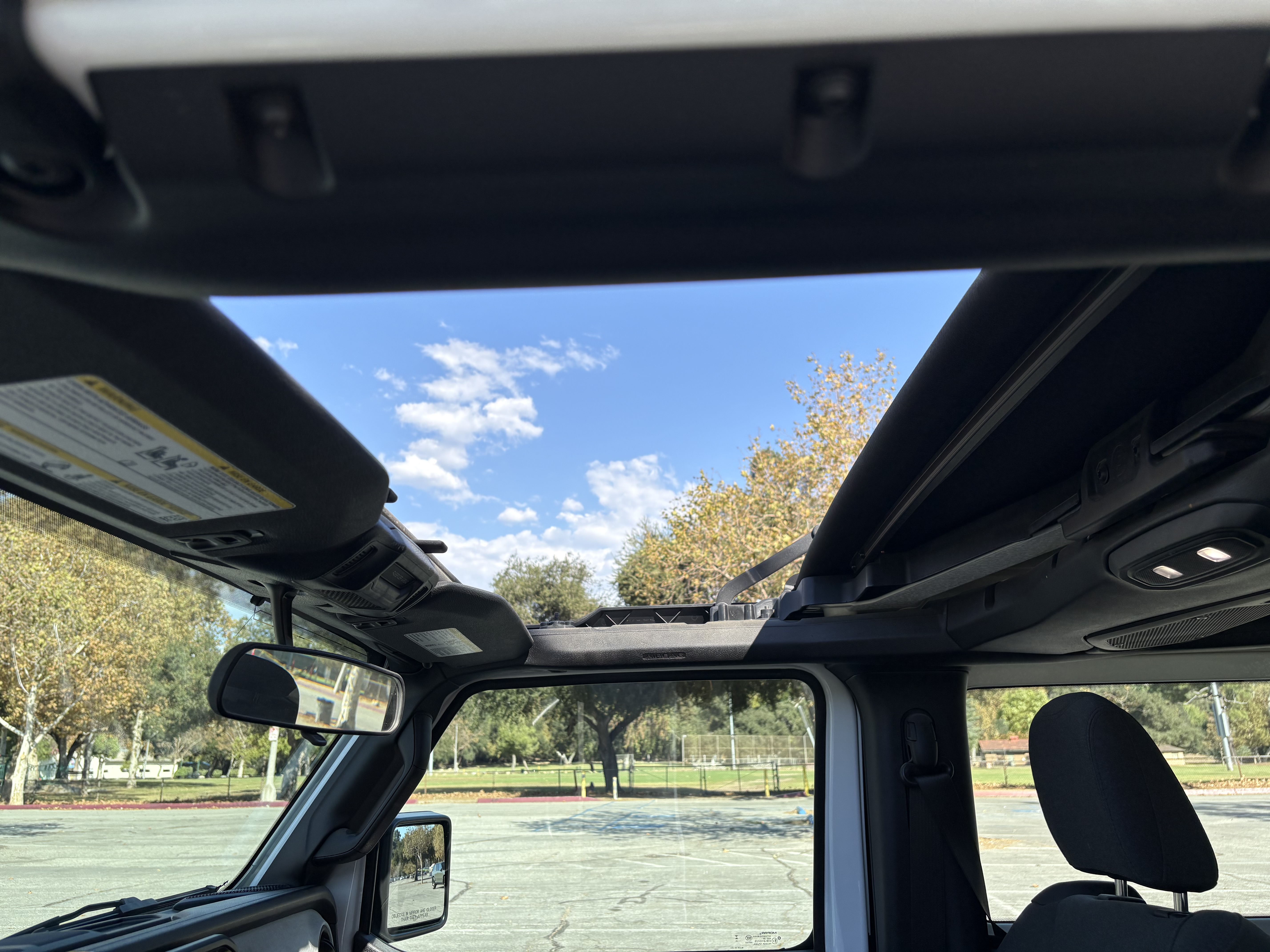Used 2024 Jeep Wrangler Sport AWD/4WD image 9