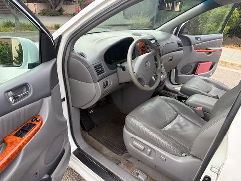 Used 2006 Toyota Sienna FWD image 15
