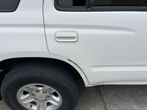 Used 2002 Toyota 4Runner SR5 AWD/4WD image 5