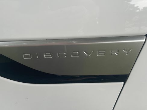 Used 2020 Land Rover Discovery HSE image 6