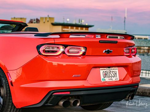 Used 2019 Chevrolet Camaro SS image 9