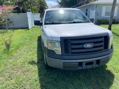 Used 2011 Ford F150 XL w/ Trailer Tow Pkg RWD image 2