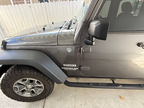Used 2014 Jeep Wrangler Unlimited Sport w/ Connectivity Group AWD/4WD image 2