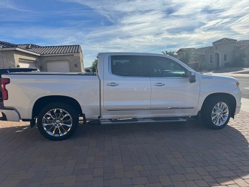 Used 2024 Chevrolet Silverado 1500 High Country w/ Technology Package image 5