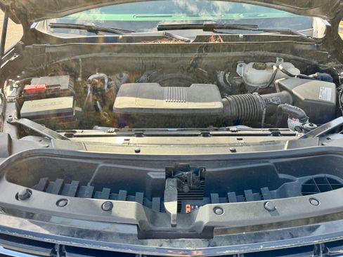 Used 2021 Chevrolet Suburban LT RWD image 27