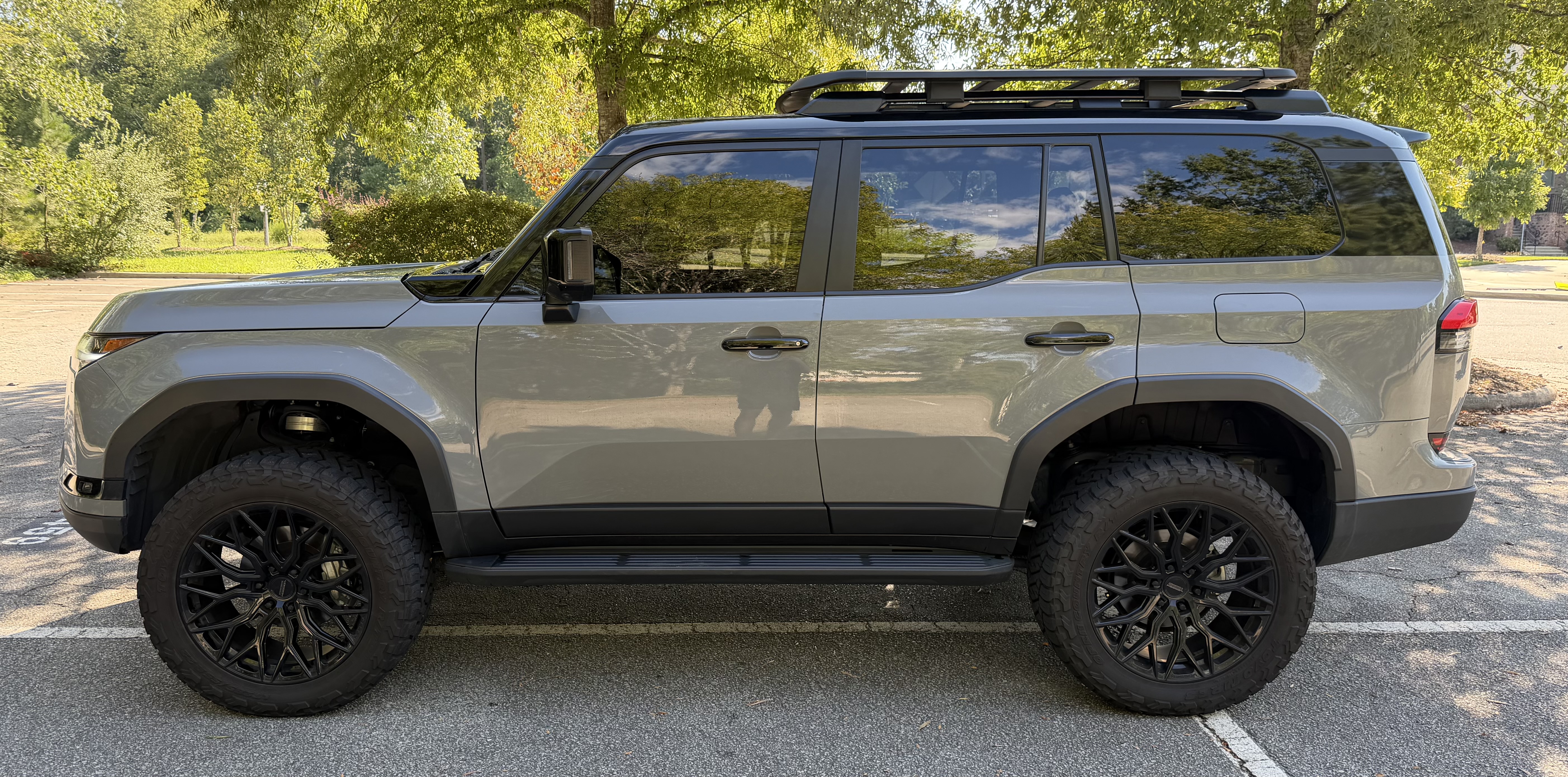 Used 2025 Lexus GX 550 AWD/4WD image 1