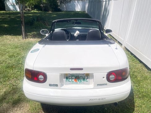 Used 1993 MAZDA MX-5 Miata RWD image 12